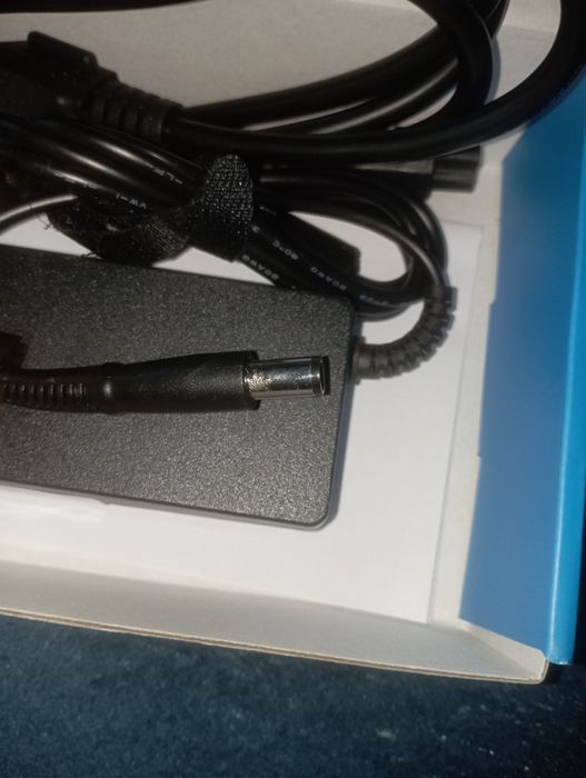 Vând încărcător laptop pro tech
