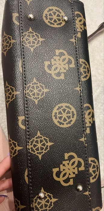 Чанта Guess кафява