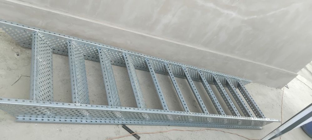 Scări metalice zincate 10 trp