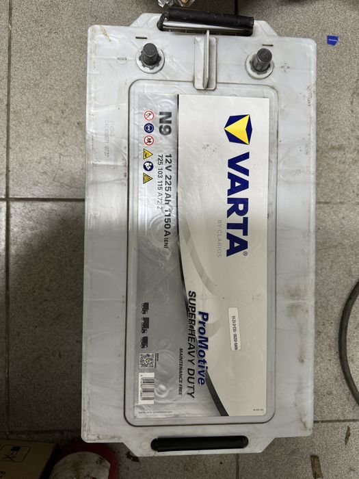 Продам аккумулятор 225 Varta