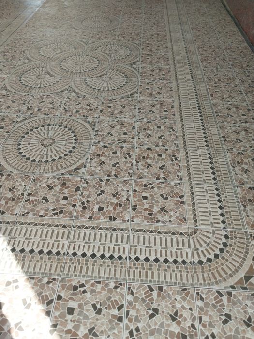 Кафельные работы, ложем плитку маёлику