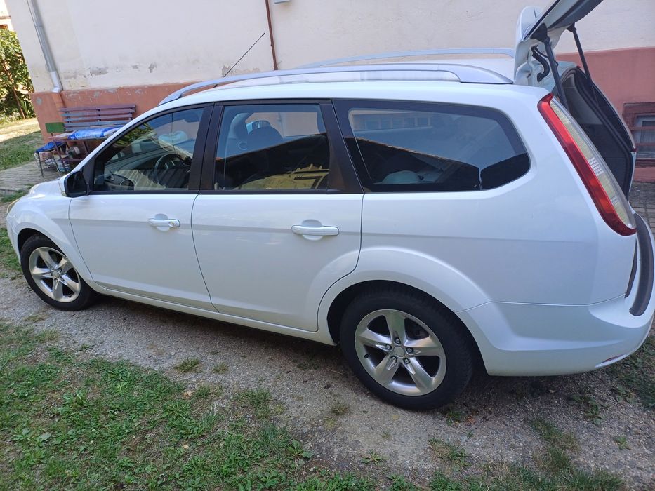 FORD Focus 2010 — imagine 5