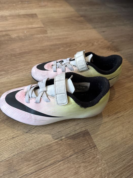 Фетболни бетонки Nike номер 33/20,5 см
