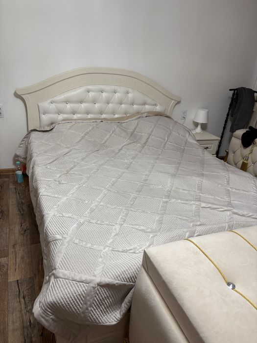 Продаю Спальный гарнитур