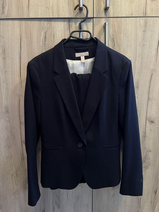 Costum H&M cu pantaloni conici