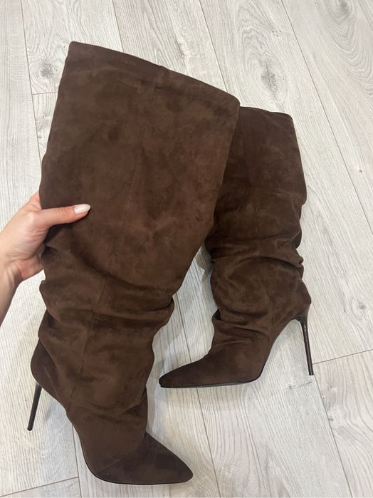 Велурени ботуши на ток