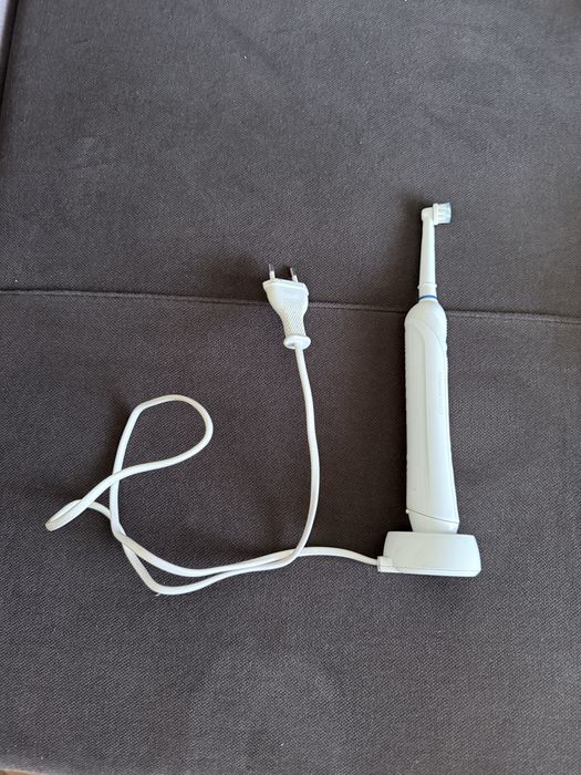 Электрощётка Braun