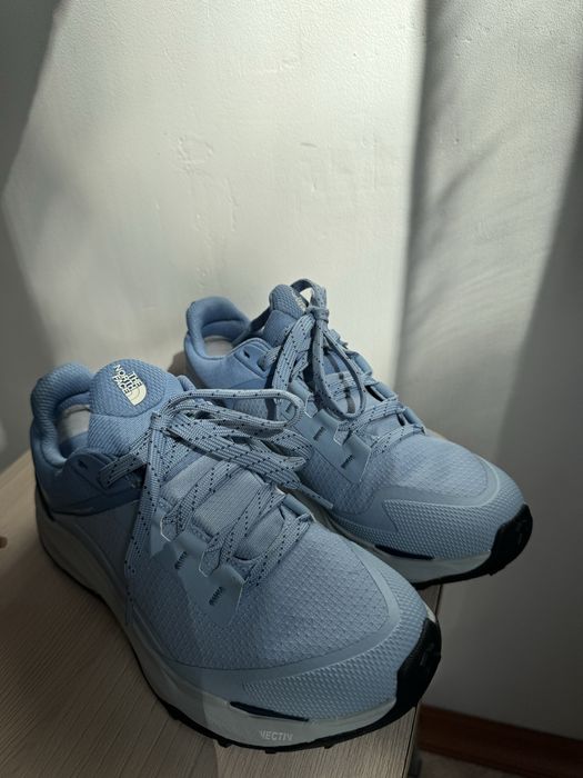 The north face кроссовки.