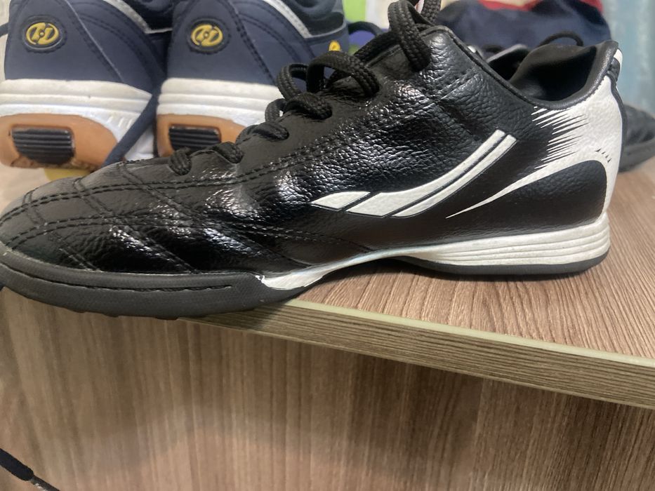 Продам бутцы детские