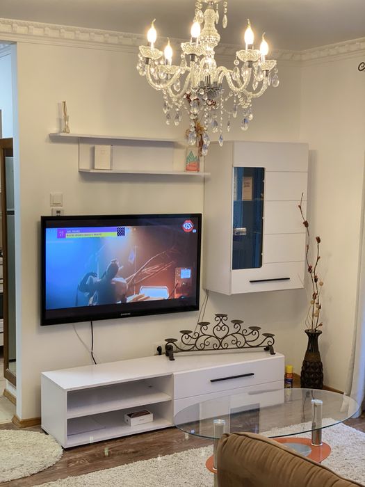 Ofer spre inchiriere Apartament 2 camere Zona Centrala Pret. 300 Euro