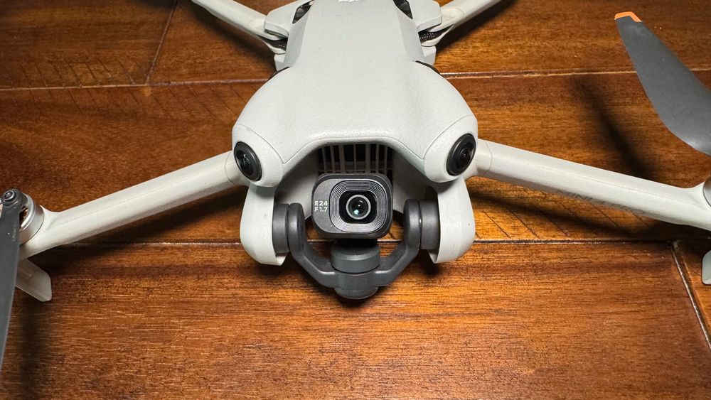 Дрон DJI Mini 4 Pro Fly More Combo Plus