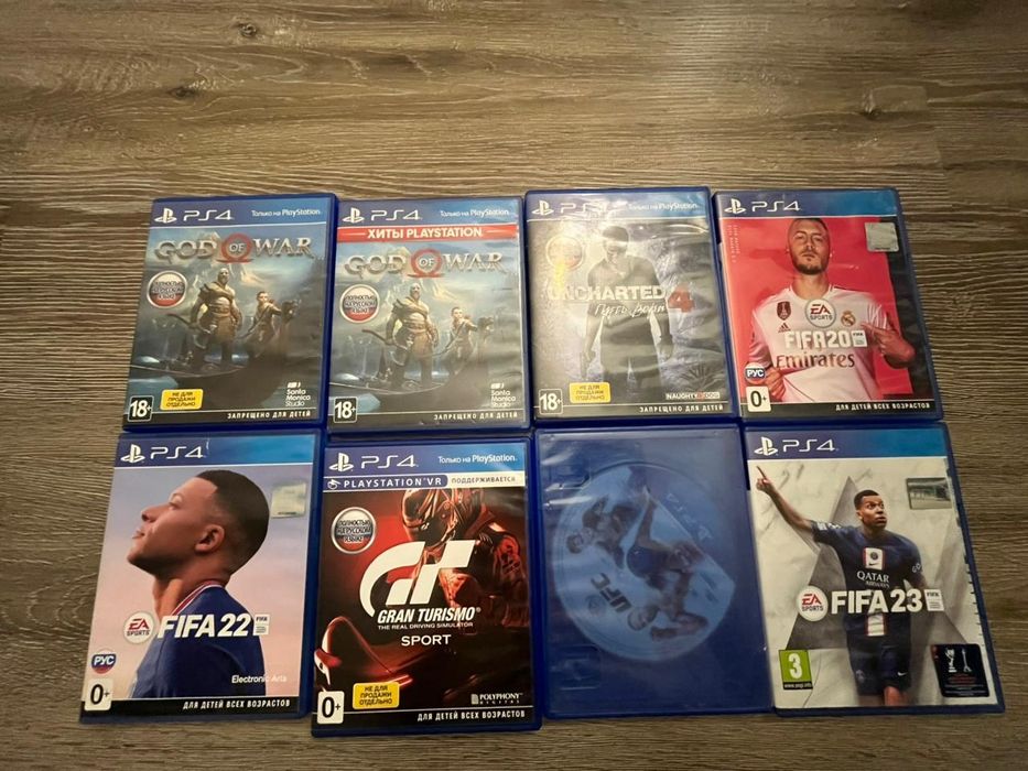 Продам пс4 в идеальном состоянии