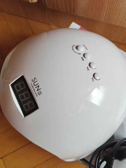 Lampă LED/UV 48W SUN – pentru manichiură, aproape nouă
