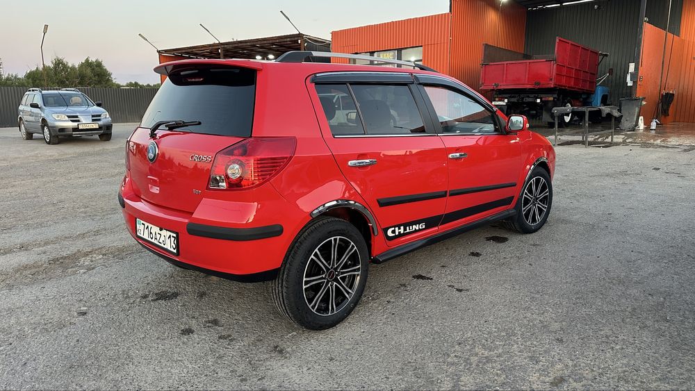 Жели мк кросс  geely mk cross
