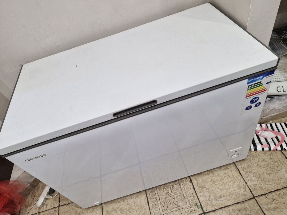 Продам морозильную камеру