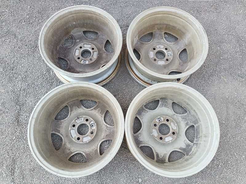 Продам оригинальные легкосплавные диски на Renault