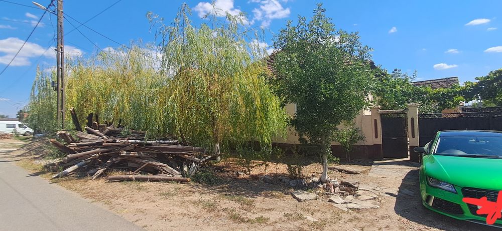Casă veche cu teren generos de aproximativ 1.430 m² – Apateu, Arad