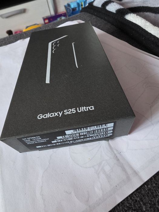 Vand Samsung  S25 ultra impecabil