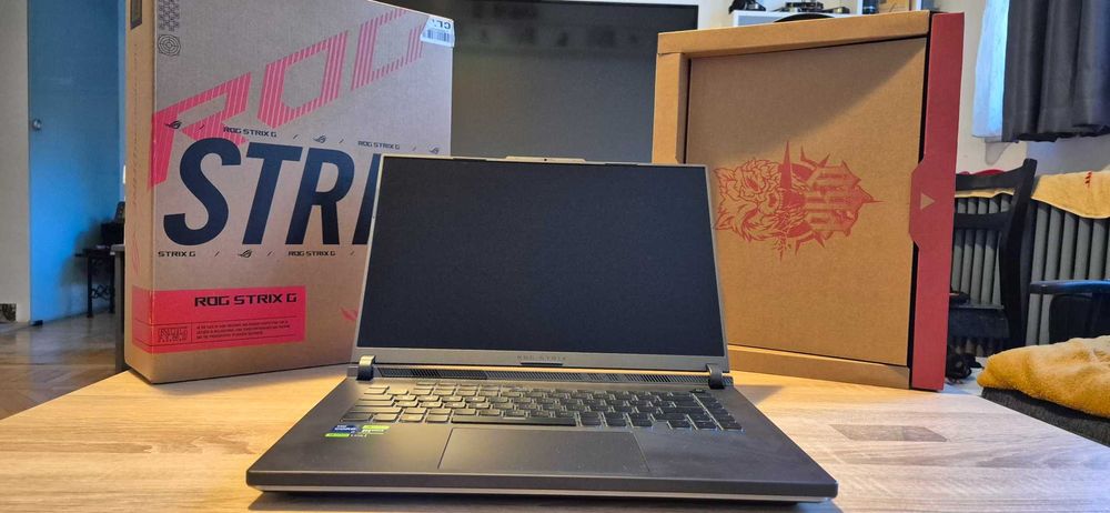 ASUS Rog16 - GARANTIE 08.2026 - i7 13650HX 5GHz RTX 4050 16 ram 512GB