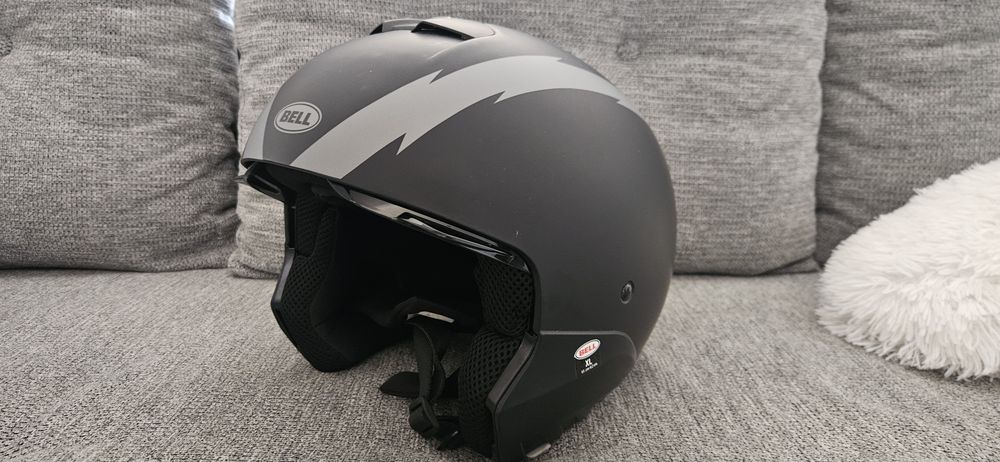 Casca moto bell.