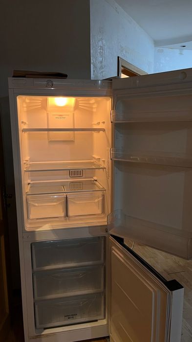 Продаю Холодильник