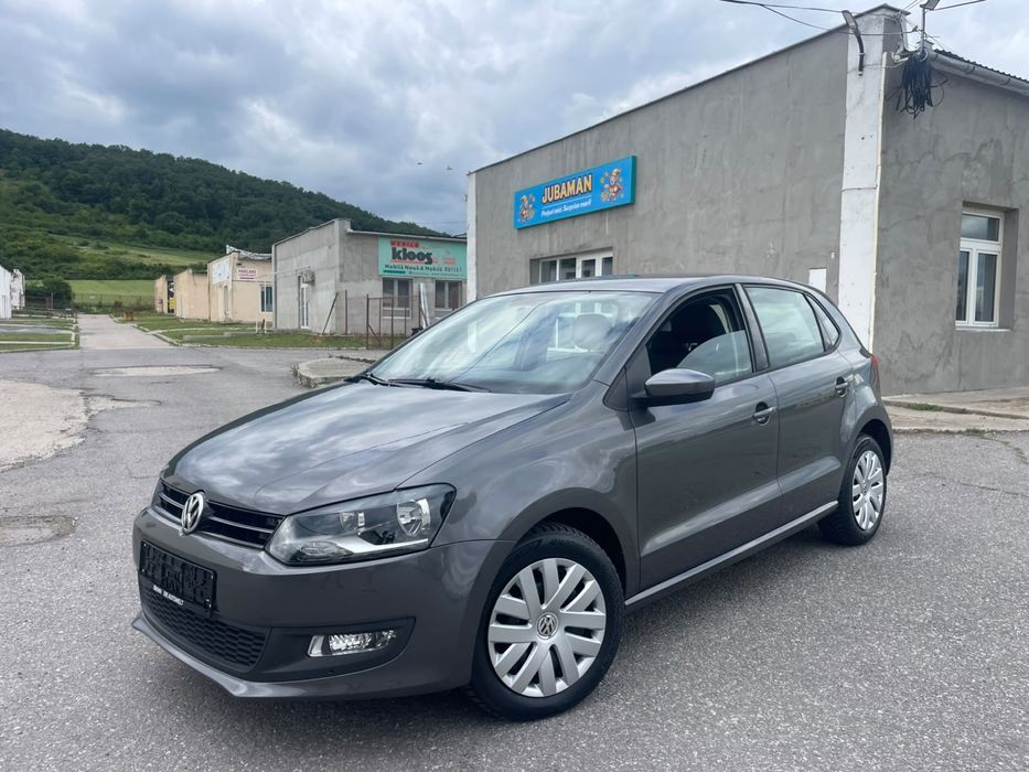 VOLKSWAGEN Polo
