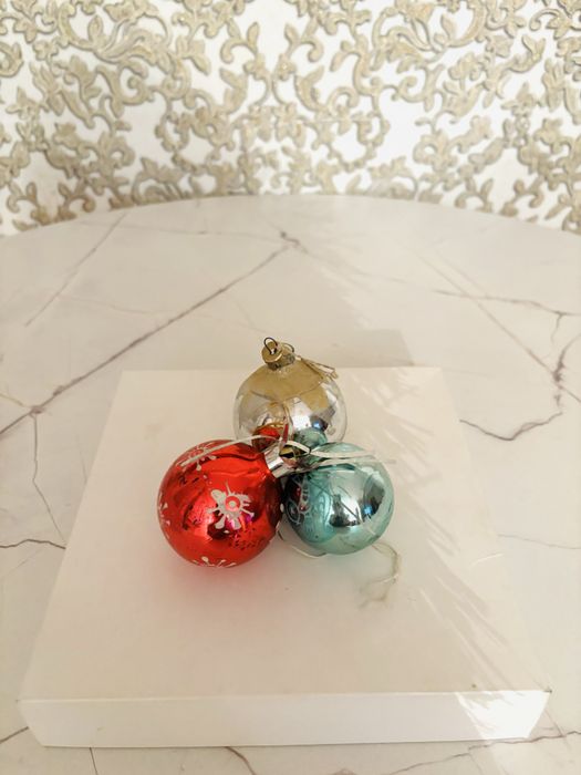 Новогодние дожди бусы игрушки