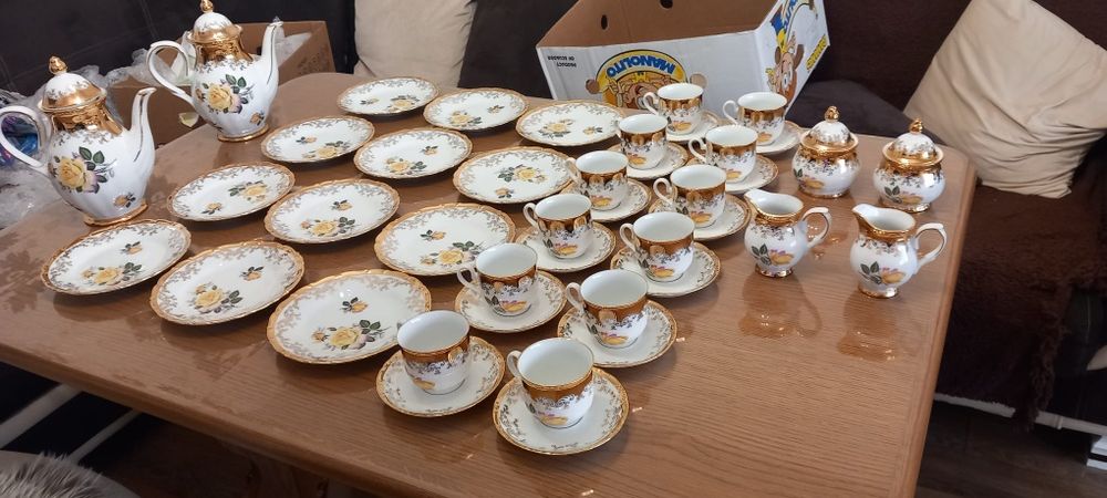 Порцеланов сервиз - 12 части