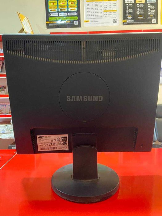 Monitor Sotiladi 19 Samsung