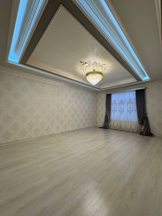 Охунбобоев Мевазор (Олмазор тумани)  4,3 сотих 5 хона Евро ремонт