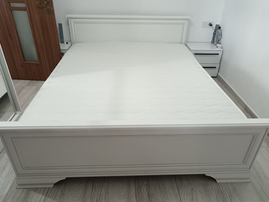 De vânzare pat Dormitor  + Saltea