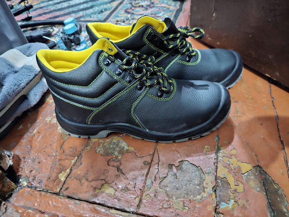 Рабочие ботинки новые 46 размер