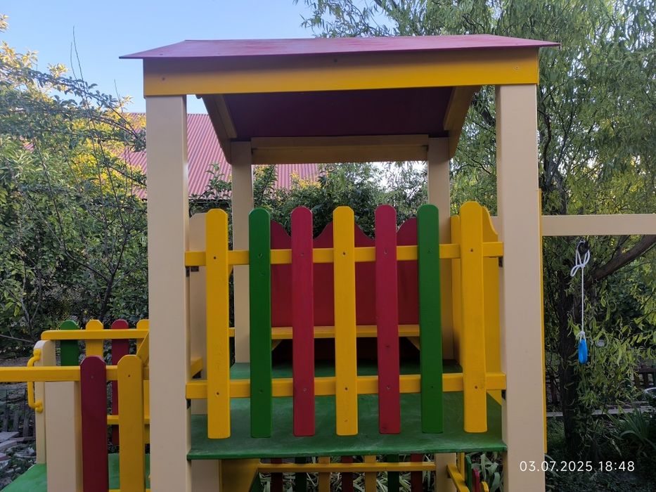 продаем детскую площадку