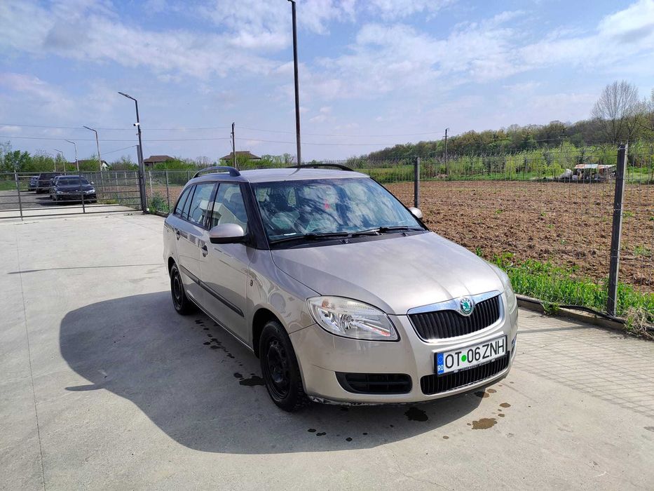 Skoda Fabia 2010 1.2 HTP Benzina - aproximativ 130.000 km Economica
