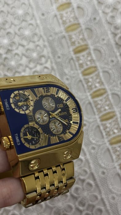 часы бренда Oulm