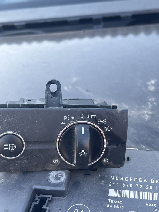 Bloc de lumini mercedes e class w211 cod 2115450404