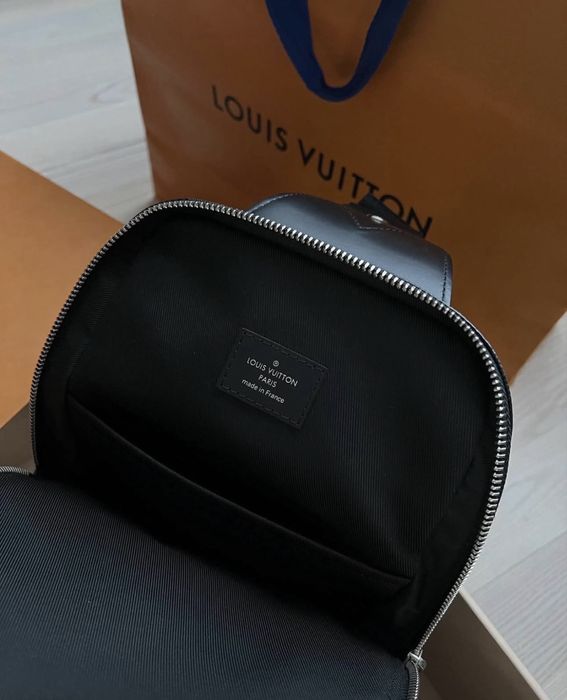 Чанта Louis Vuitton Avenue Sling Bag – Monogram Eclipse Canvas