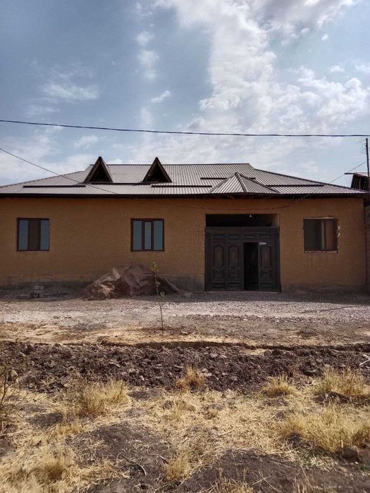 Bo'stonliq tumani Tavaqsoy MFY da  xovli joy sotiladi