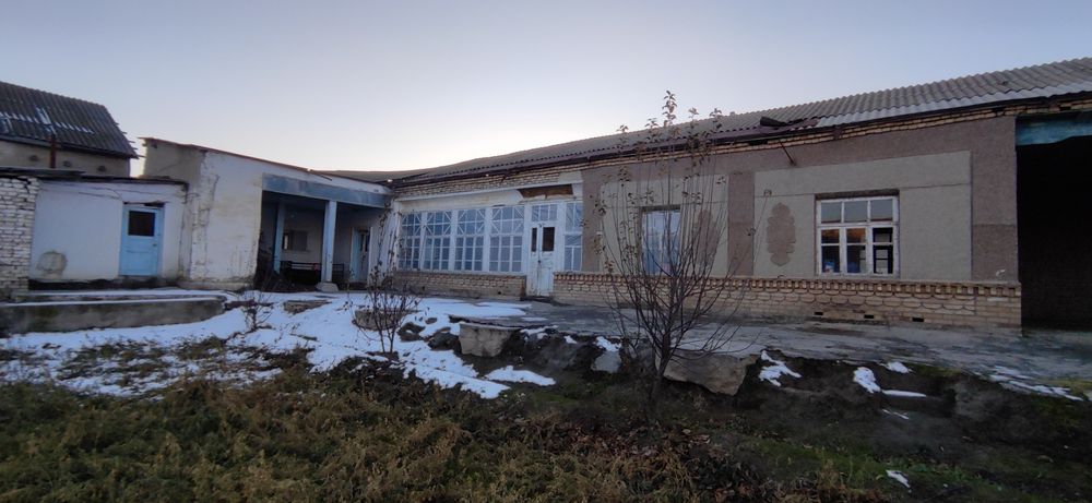 Срочна Ўй сотилади 8 сотх. Искада жойлашган