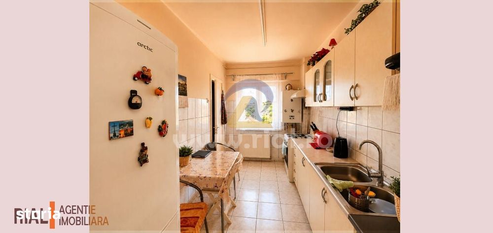 Apartament 3 camere de vanzare | Vitrometan