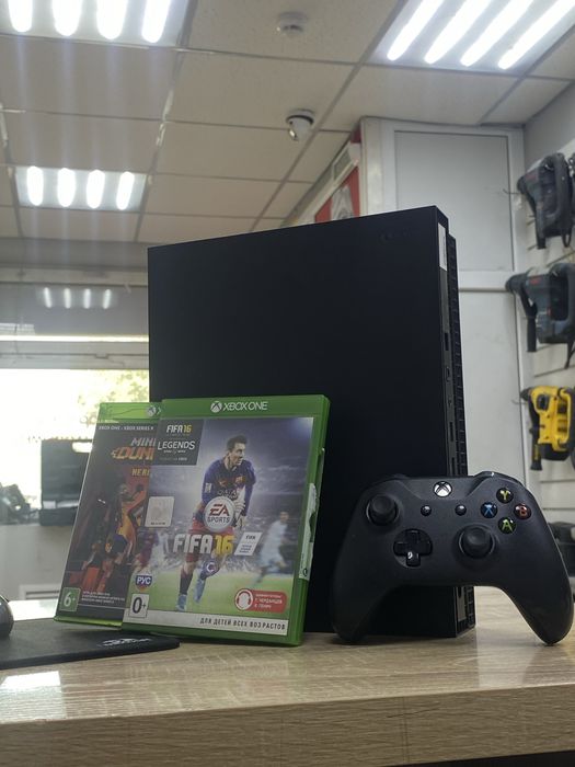 Xbox One X (osp14)