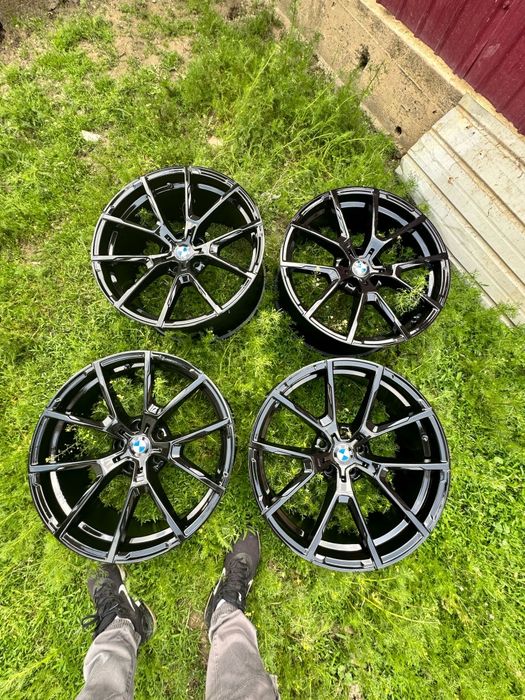 Vând jante bmw r19