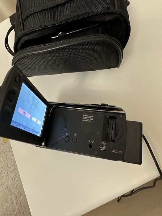 Продам видеокамеру Panasonic SDR-H100