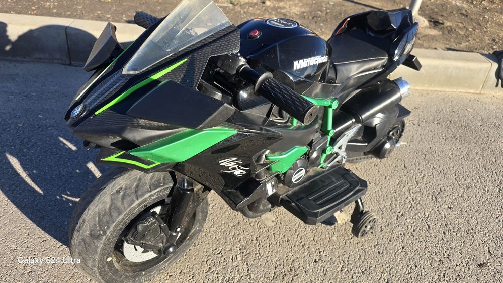 Детски акумолаторен мотор