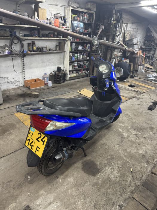 Продам скутер м8 про