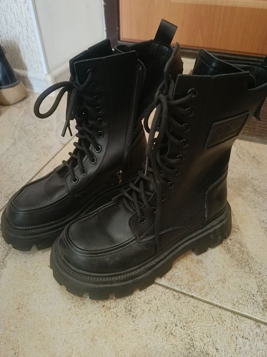 Продам ботинки 39р черные