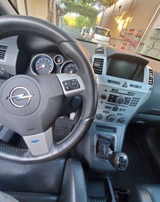 Opel Zafira Opc 2.0 turbo benzina avariat (necesită haion nou)