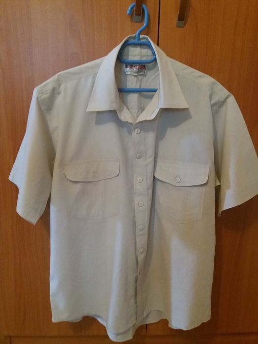 Vànd mai multe cămăși bărbătești