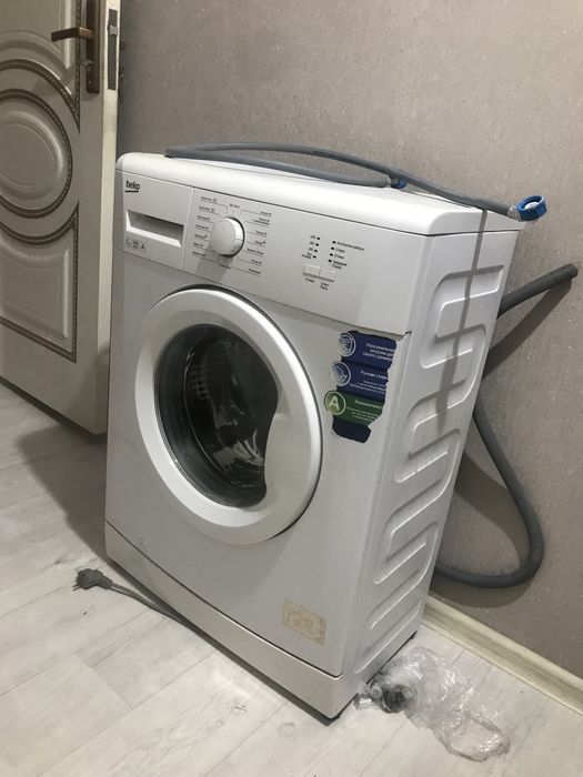 В ПРОДАЖЕ Стиральная машина