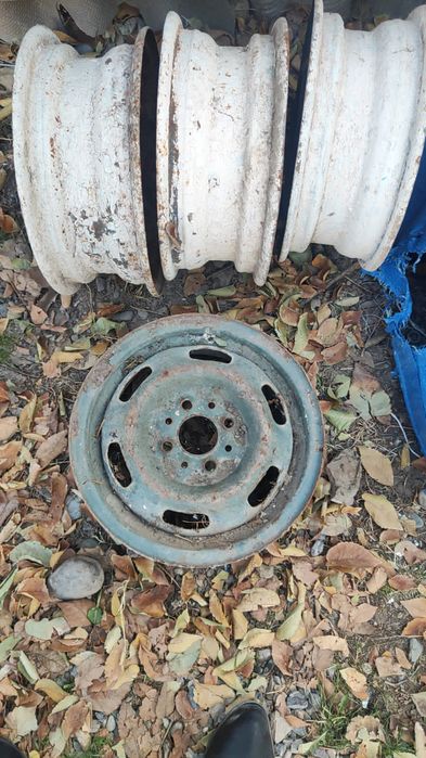 Есть 4 штуки. Цена 2к ₸